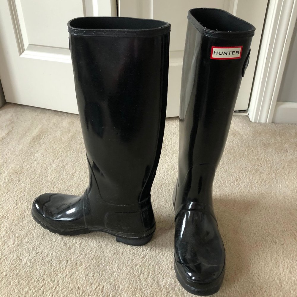 Hunter tall rain boots (glossy)